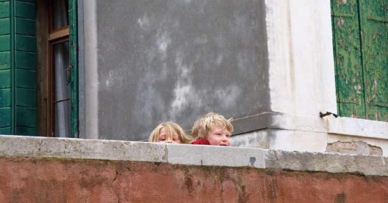 Read more about the article 不能再掩蓋的罪行，不能再迴避的痛苦―澳洲政府如何面對兒童性侵