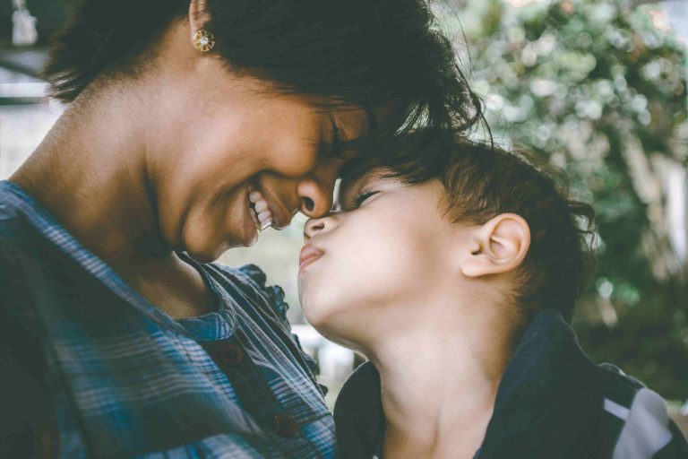 Read more about the article 誰願意聆聽？兒童性侵受害者向誰揭露