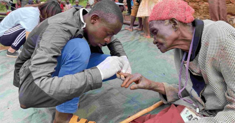 Read more about the article 舊鞋救命營運總監Monica：別再幫了，愛心援助根本就是傷害！