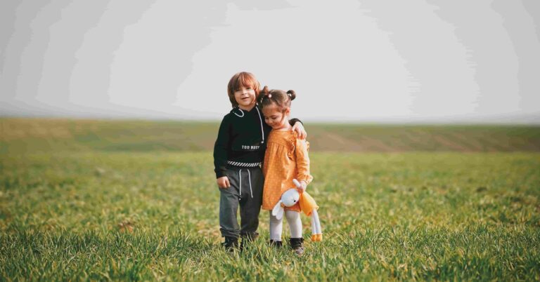 Read more about the article 對老大有虧欠感，對老二又覺得要公平，該怎麼做？《教養解憂柑仔店》：兩個都要愛夠