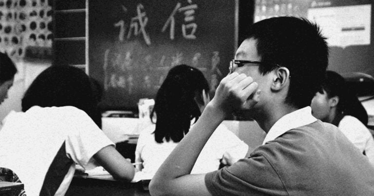 Read more about the article 《教養解憂柑仔店》：小孩在學校的問題到底該不該幫？擔心孩子被貼標籤又怕老師覺得自己干涉帶班策略…