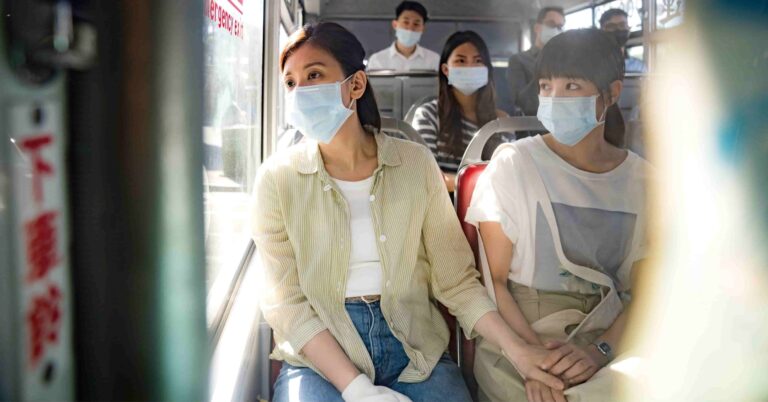 Read more about the article 一夜之間被沖走的青春——談「瀑布」中親子角色的反轉